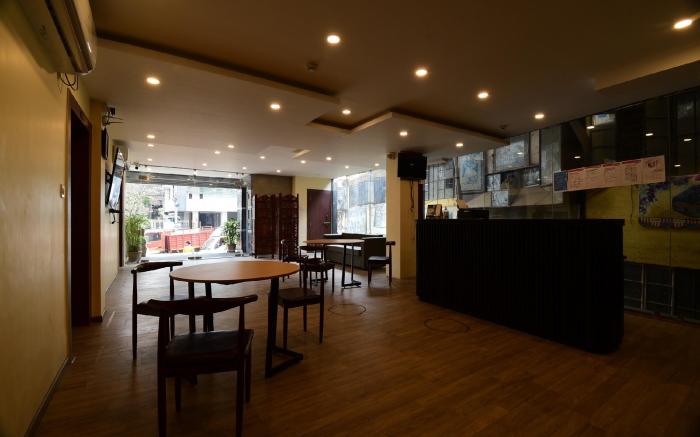 Hotel Ambika Grand
