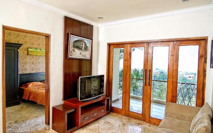 De Bukit Dago Villa by HouseinBandung