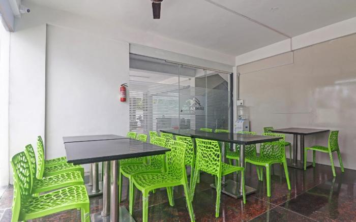 Super Capital O Srinika Inn