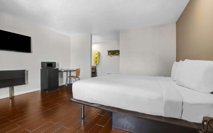 Motel 6 Ukiah, CA - North