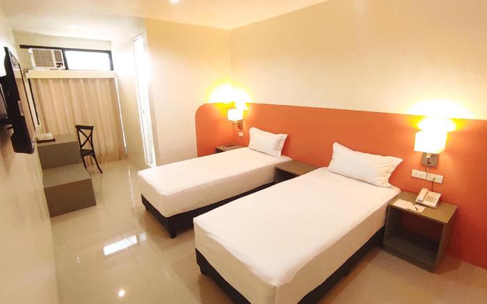 Travelbee Airport Inn