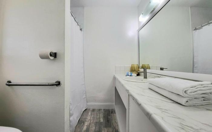 Sunny Palms Inn