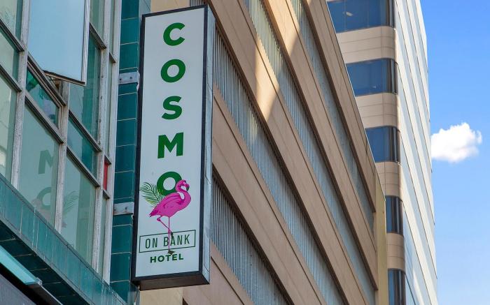 Cosmo on Bank