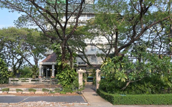 Rattana Park Hotel