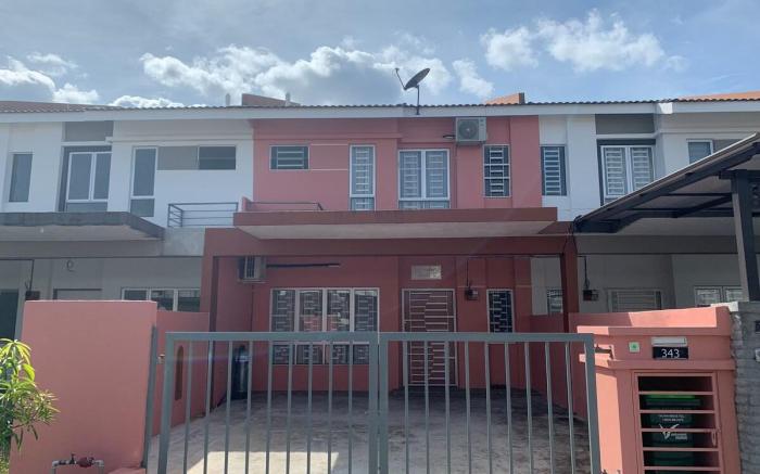 PR1MA HOMESTAY | AirCond | WiFi