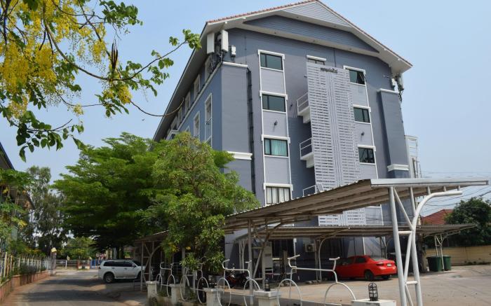 Chonlapruk Lakeside