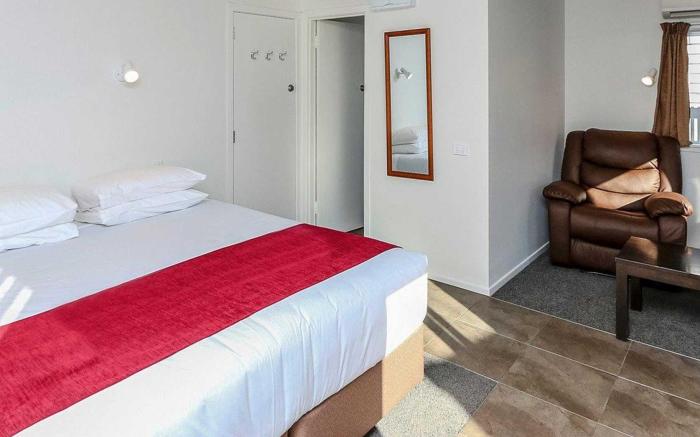Comfort Inn Westshore Beach