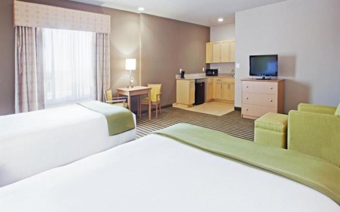 Holiday Inn Express Hotel & Suites Alvarado By IHG