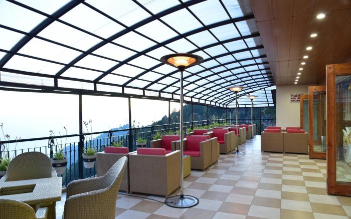 Asia Spa Resort-Centrally Air conditioned with heated swimming pool 10 minutes drive from McLeod 