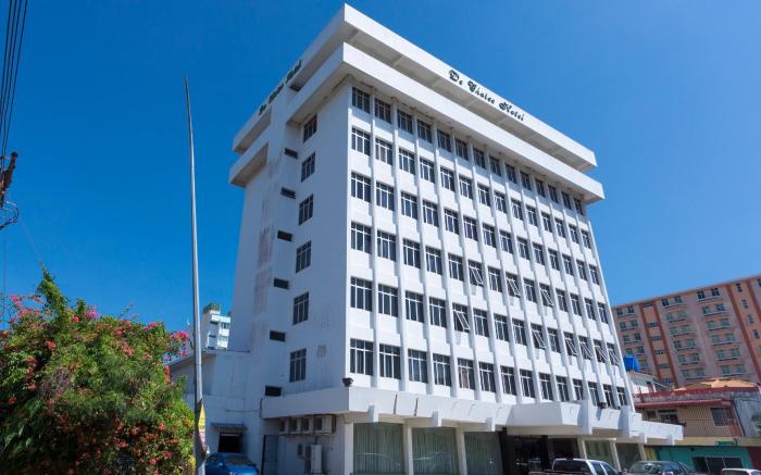 OYO 89619 De Choice Hotel
