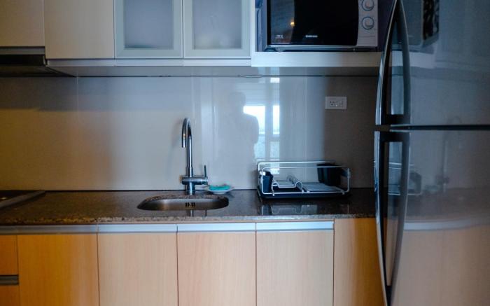 seaview 1 bedroom unit at mactan newtown boulevard