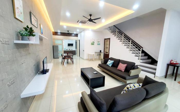 MODERN STYLISH 2STOREY HOUSE 8PAX@ALMA NEAR JUSCO