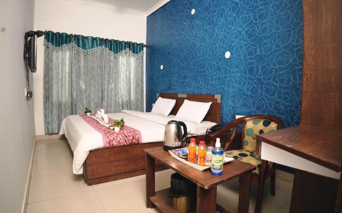 Hotel Holiday Comfort - Nearby Jallianwala Bagh