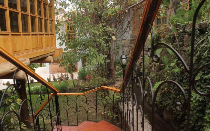 HOTEL IORANA