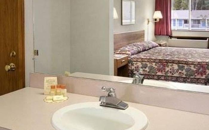Americas Best Value Inn St. Ignace