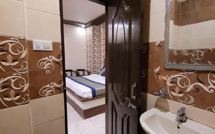Hotel Holy City