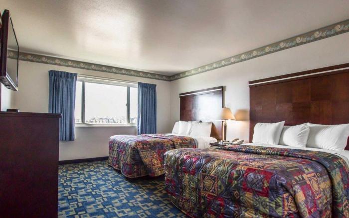 Motel 6 Oceanside, CA – Marina / Camp Pendleton