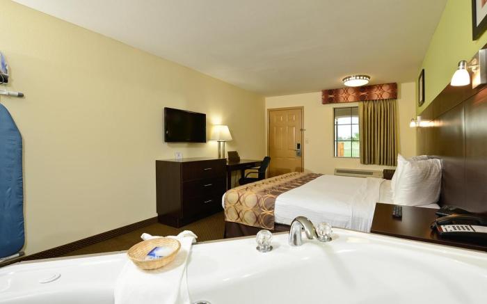 Americas Best Value Inn & Suites Lake Charles at I-210 Exit 11