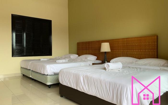 Theme Park View Jacuzzi Suite At Gold Coast Morib