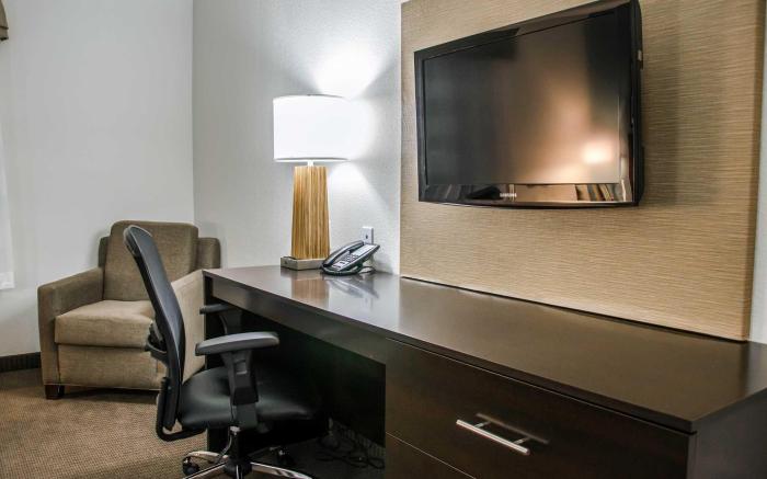 Sleep Inn & Suites Center