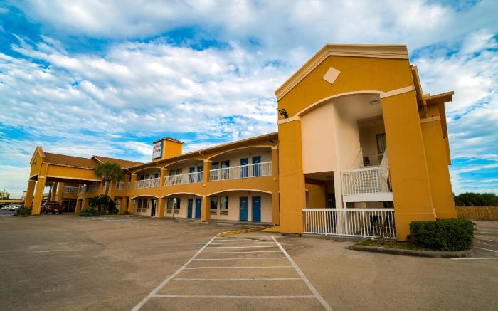 Island Inn By OYO Galveston Beach, TX