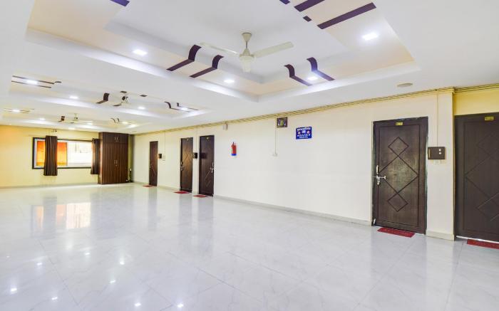 Hotel O Mahaveer Tower