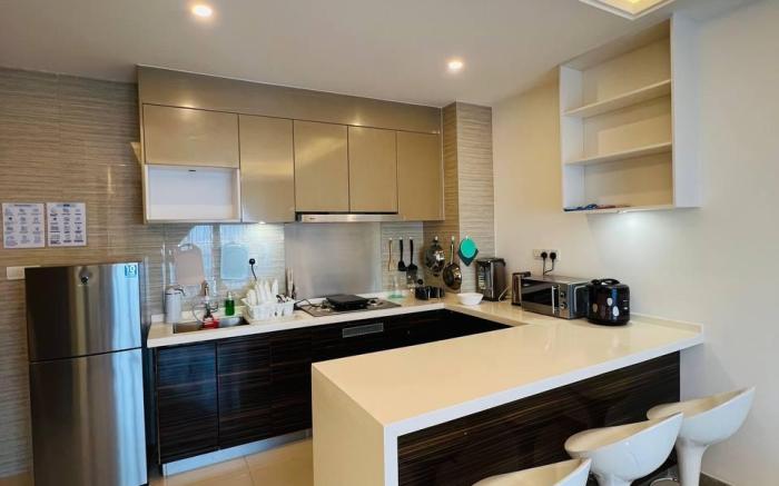 Cozy Sea View 1BR Unit at R&F Princess by ANJU