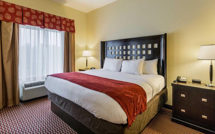Comfort Suites