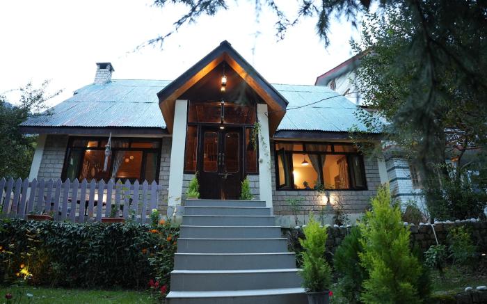 Rosette Cottage by EdenHomes
