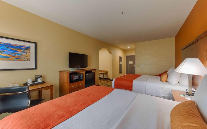 Best Western Plus Delta Inn & Suites