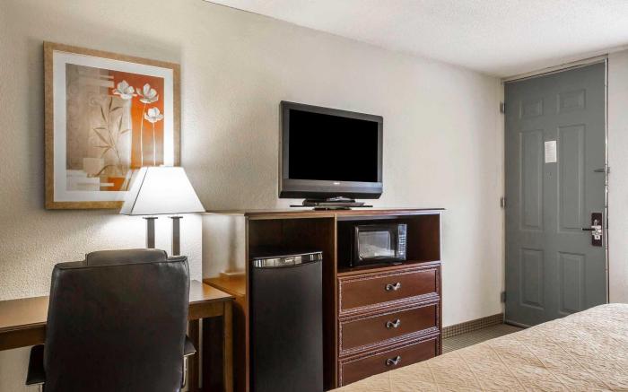 Quality Inn & Suites near Lake Eufaula