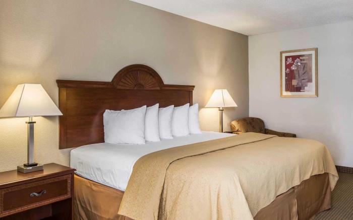 Quality Inn & Suites near Lake Eufaula