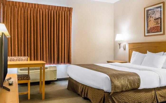 Rodeway Inn & Suites