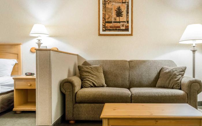 Rodeway Inn & Suites