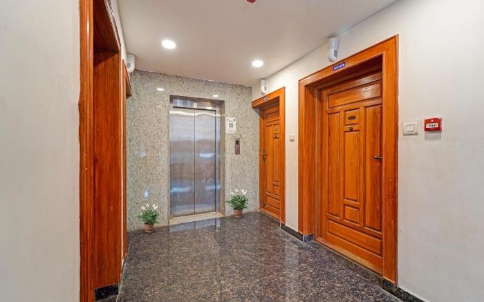 Hotel O J2 Service Apartment