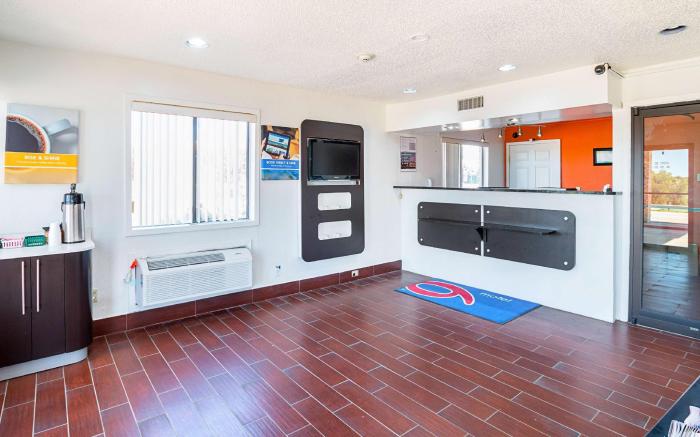 Motel 6 Red Oak, TX - Dallas