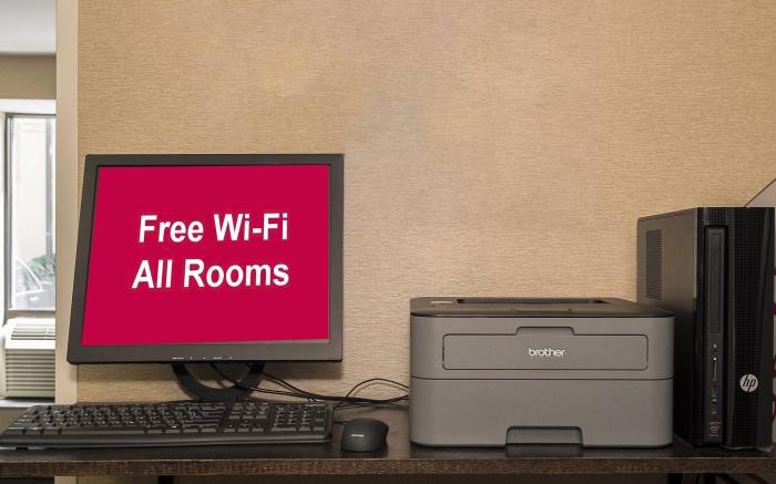 Red Roof Inn & Suites Longview