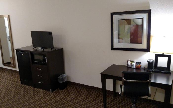Red Roof Inn & Suites Longview