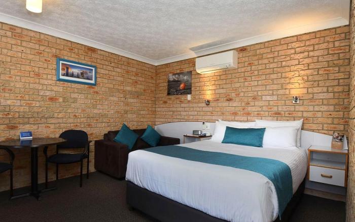 Kennedy Drive Airport Motel