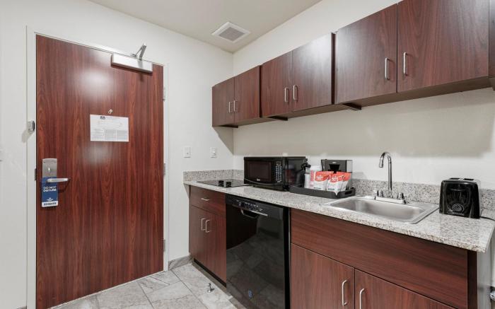 Cobblestone Inn & Suites - Fremont