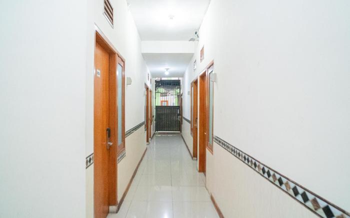 RedDoorz near Flyover Arjosari Malang
