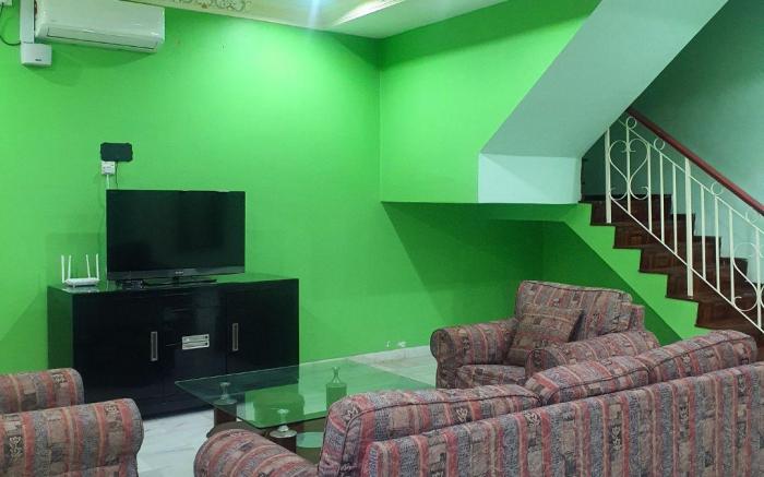 Homestay Ayah (IM2) | Wifi & Airconditions