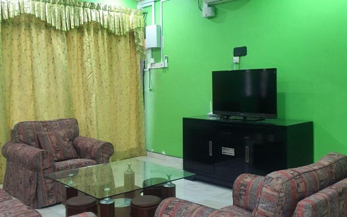 Homestay Ayah (IM2) | Wifi & Airconditions