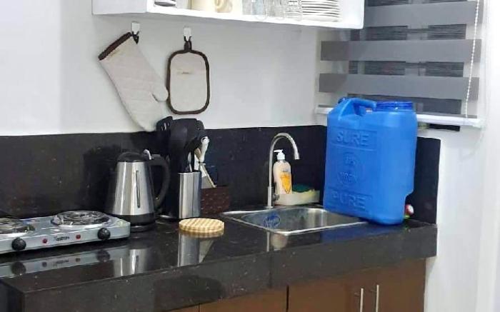 ROCKMELON TRANSIENT HOUSE 