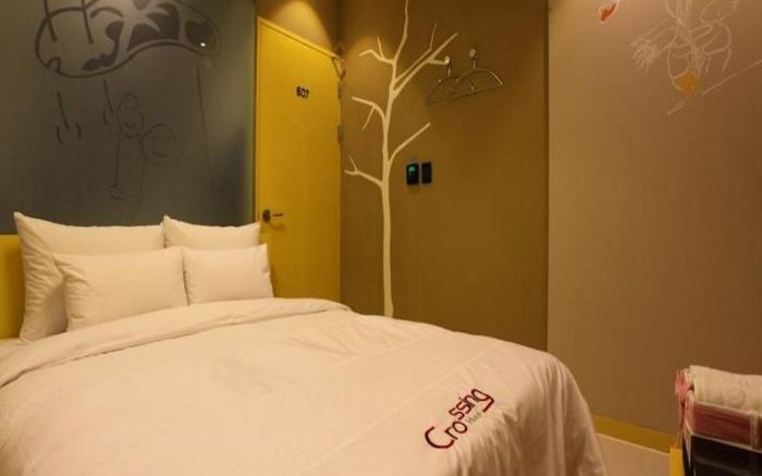 Crossing Hotel