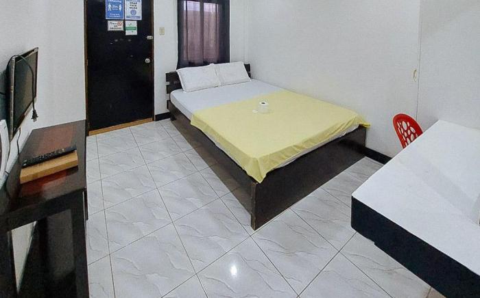 RedDoorz @ Buena's Pension Palawan