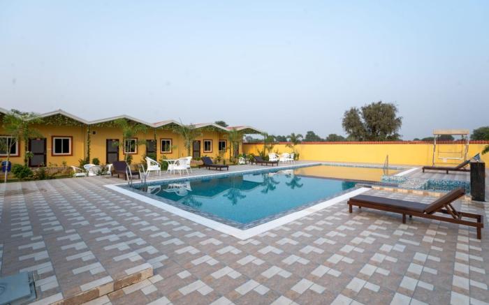 A perfect palace for private pool party 