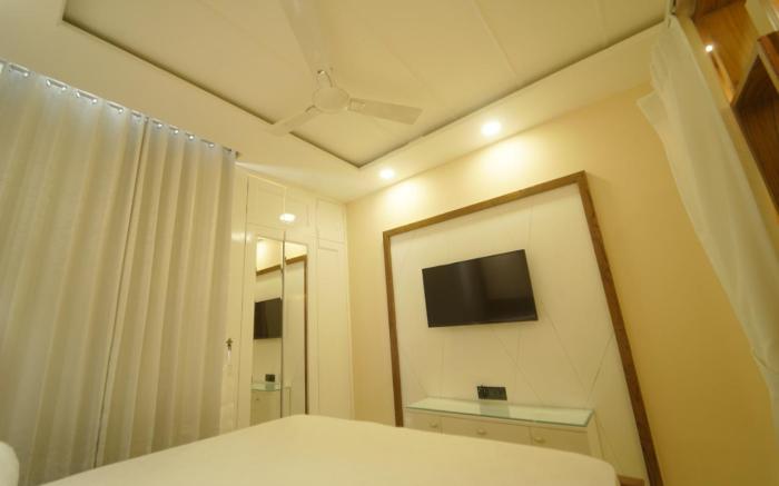 MYST ANTIQUE ROYAL SUITE