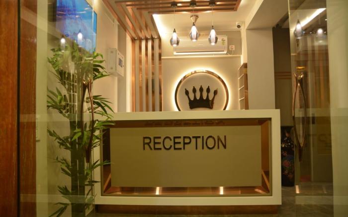 AVENUE PLAZA