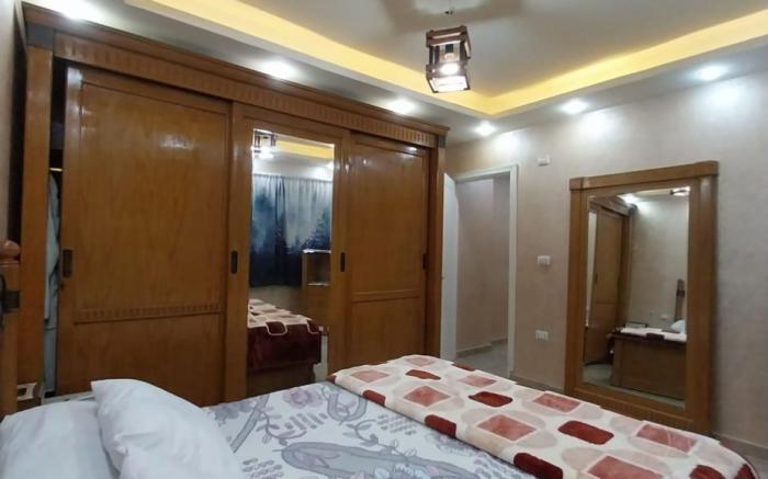 HAYAT PYRAMIDS HOUSE 162D
